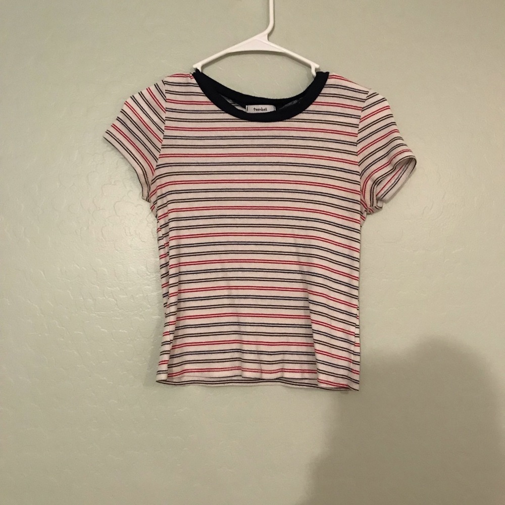 Striped t-shirt. Cute and perfect for summer 🌟